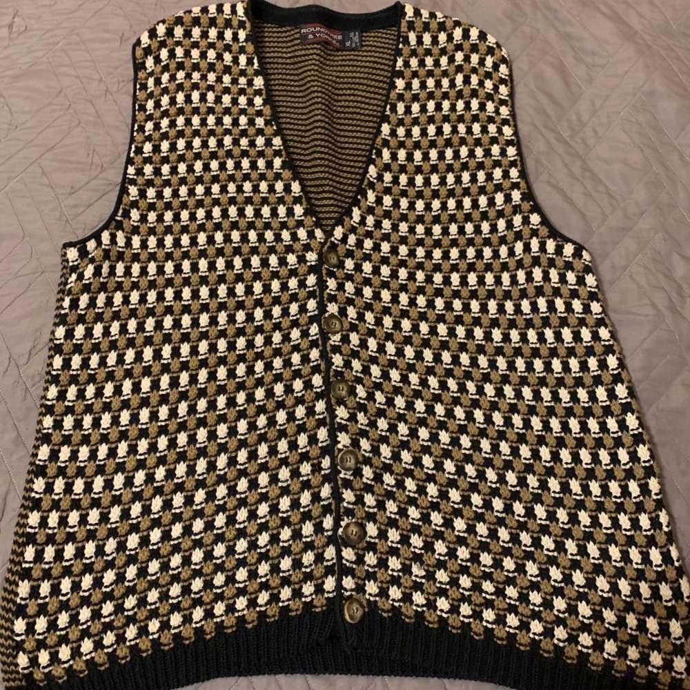 Roundtree & York sleeveless cardigan